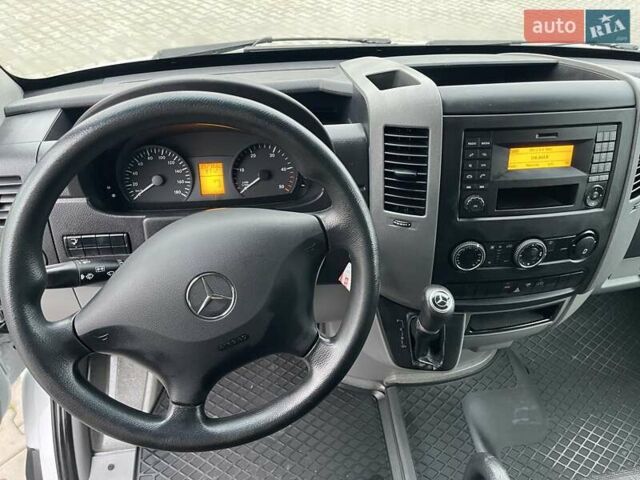 Белый Мерседес Sprinter, объемом двигателя 2.2 л и пробегом 350 тыс. км за 21500 $, фото 23 на Automoto.ua