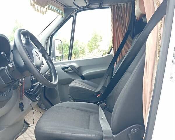 Белый Мерседес Sprinter, объемом двигателя 2.15 л и пробегом 478 тыс. км за 22500 $, фото 30 на Automoto.ua