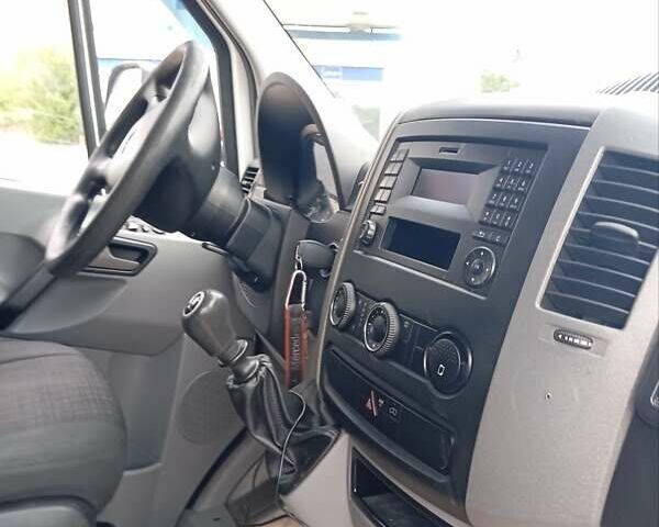 Белый Мерседес Sprinter, объемом двигателя 2.15 л и пробегом 478 тыс. км за 22500 $, фото 39 на Automoto.ua