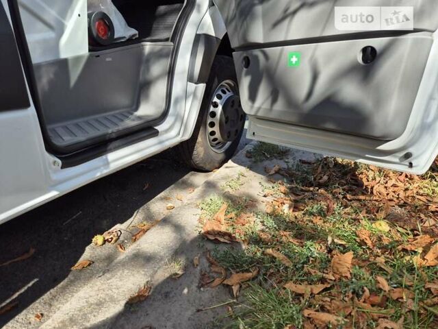 Білий Мерседес Sprinter, об'ємом двигуна 2.99 л та пробігом 274 тис. км за 31999 $, фото 21 на Automoto.ua