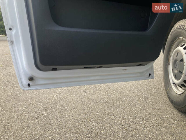 Белый Мерседес Sprinter, объемом двигателя 2.14 л и пробегом 385 тыс. км за 27000 $, фото 10 на Automoto.ua