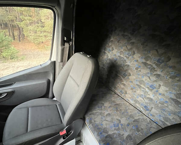 Белый Мерседес Sprinter, объемом двигателя 0 л и пробегом 178 тыс. км за 24700 $, фото 6 на Automoto.ua