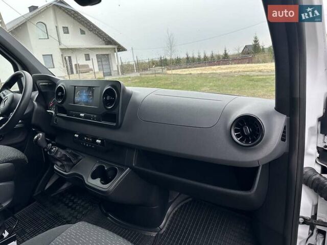 Белый Мерседес Sprinter, объемом двигателя 2.2 л и пробегом 240 тыс. км за 19900 $, фото 40 на Automoto.ua