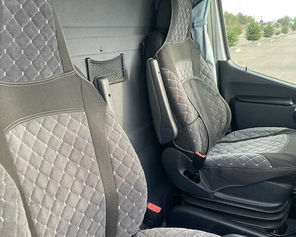 Белый Мерседес Sprinter, объемом двигателя 2.14 л и пробегом 385 тыс. км за 27000 $, фото 20 на Automoto.ua