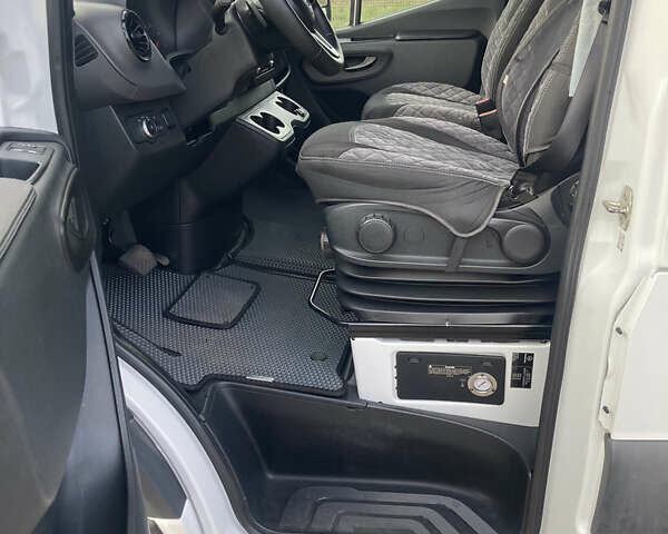 Белый Мерседес Sprinter, объемом двигателя 2.14 л и пробегом 385 тыс. км за 27000 $, фото 14 на Automoto.ua