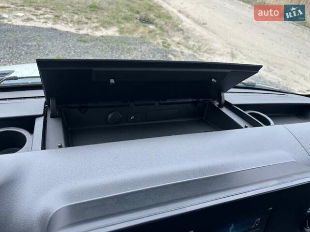 Белый Мерседес Sprinter, объемом двигателя 2.2 л и пробегом 240 тыс. км за 19900 $, фото 32 на Automoto.ua