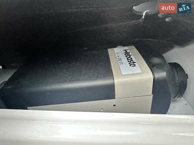 Белый Мерседес Sprinter, объемом двигателя 2.2 л и пробегом 240 тыс. км за 19900 $, фото 45 на Automoto.ua
