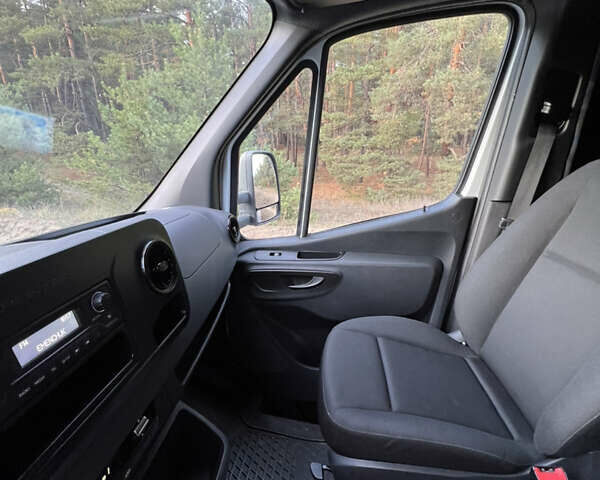 Белый Мерседес Sprinter, объемом двигателя 0 л и пробегом 178 тыс. км за 24700 $, фото 7 на Automoto.ua