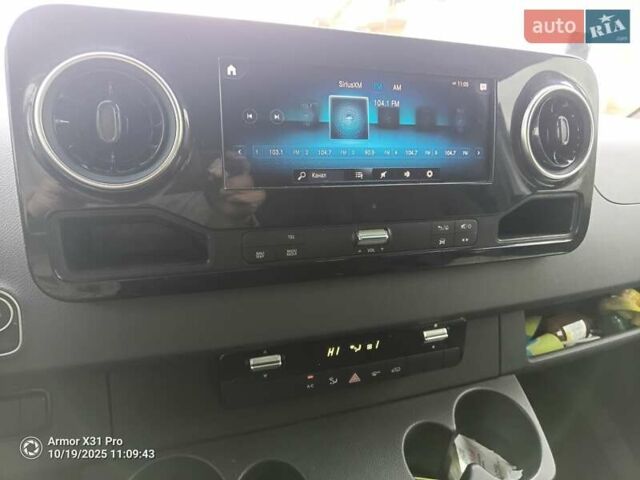 Белый Мерседес Sprinter, объемом двигателя 2.99 л и пробегом 41 тыс. км за 45000 $, фото 2 на Automoto.ua