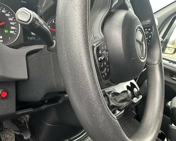 Белый Мерседес Sprinter, объемом двигателя 2.2 л и пробегом 240 тыс. км за 19900 $, фото 23 на Automoto.ua
