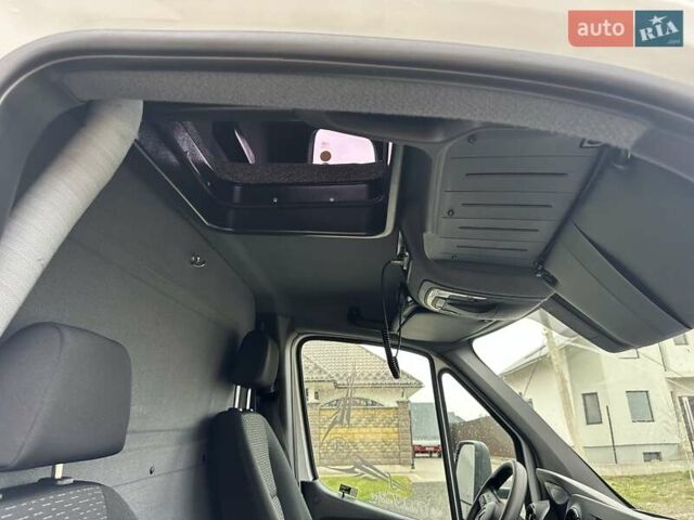 Белый Мерседес Sprinter, объемом двигателя 2.2 л и пробегом 240 тыс. км за 19900 $, фото 41 на Automoto.ua