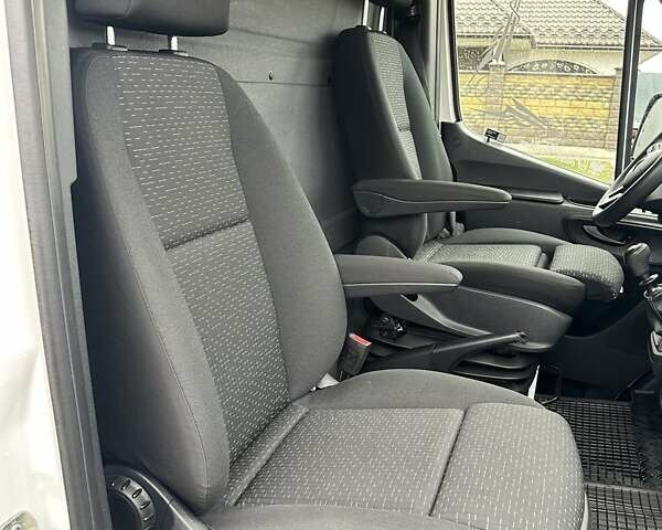 Белый Мерседес Sprinter, объемом двигателя 2.2 л и пробегом 240 тыс. км за 19900 $, фото 38 на Automoto.ua