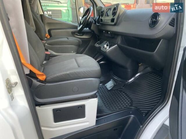 Білий Мерседес Sprinter, об'ємом двигуна 2.2 л та пробігом 290 тис. км за 22450 $, фото 24 на Automoto.ua