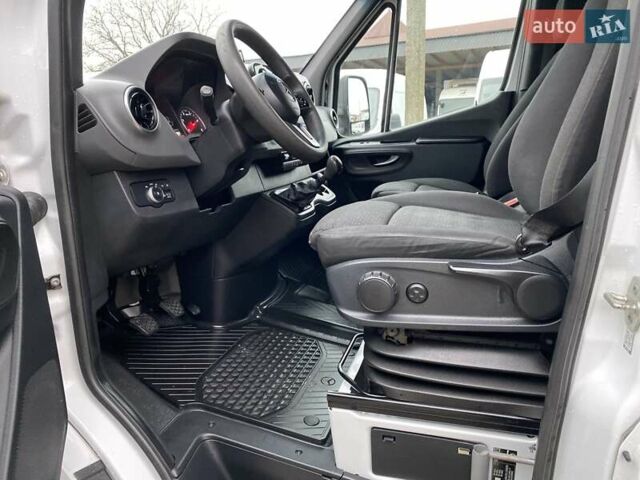 Белый Мерседес Sprinter, объемом двигателя 2.2 л и пробегом 220 тыс. км за 23500 $, фото 48 на Automoto.ua
