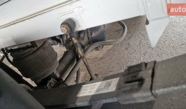 Белый Мерседес Sprinter, объемом двигателя 2.2 л и пробегом 308 тыс. км за 20900 $, фото 2 на Automoto.ua