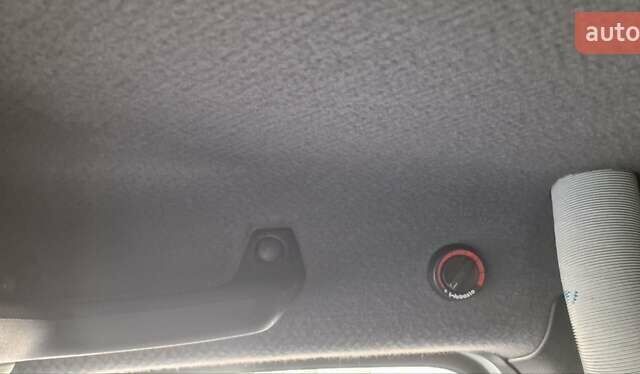 Белый Мерседес Sprinter, объемом двигателя 2.2 л и пробегом 308 тыс. км за 20900 $, фото 11 на Automoto.ua