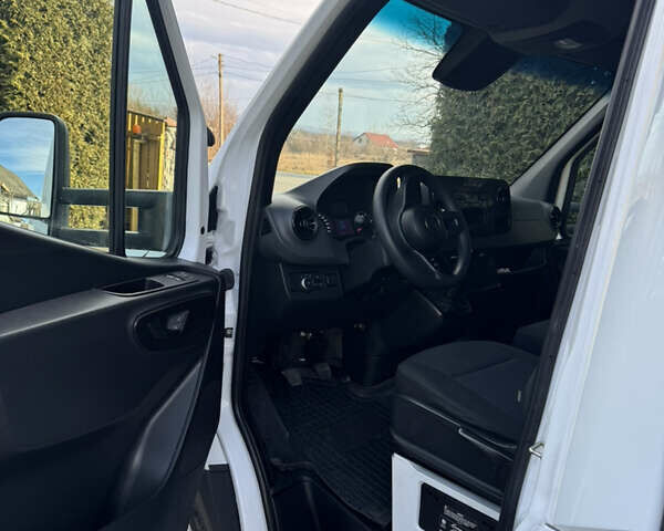 Белый Мерседес Sprinter, объемом двигателя 1.95 л и пробегом 132 тыс. км за 37500 $, фото 21 на Automoto.ua