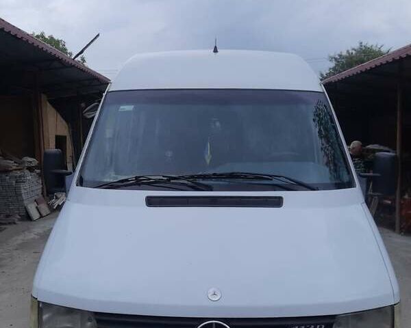 Белый Мерседес Sprinter, объемом двигателя 2.87 л и пробегом 845 тыс. км за 9790 $, фото 1 на Automoto.ua