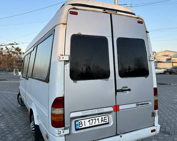 Білий Мерседес Sprinter, об'ємом двигуна 2.9 л та пробігом 200 тис. км за 5500 $, фото 3 на Automoto.ua