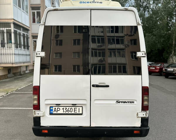 Белый Мерседес Sprinter, объемом двигателя 2.15 л и пробегом 100 тыс. км за 12000 $, фото 5 на Automoto.ua