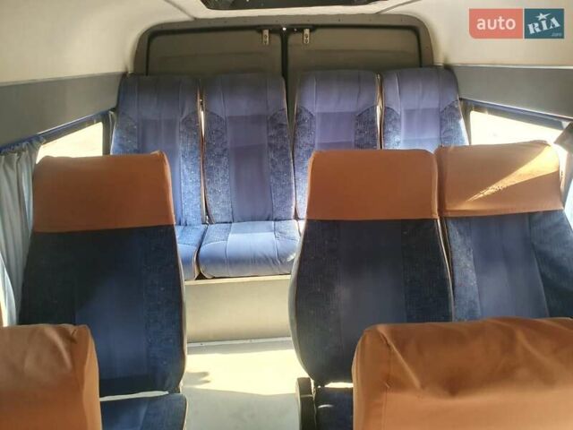 Белый Мерседес Sprinter, объемом двигателя 2.69 л и пробегом 900 тыс. км за 6200 $, фото 9 на Automoto.ua
