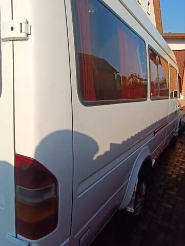 Белый Мерседес Sprinter, объемом двигателя 2.15 л и пробегом 38 тыс. км за 9950 $, фото 3 на Automoto.ua