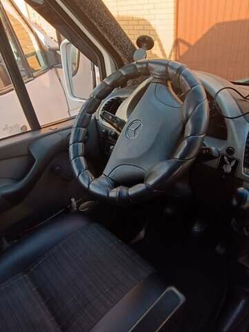 Белый Мерседес Sprinter, объемом двигателя 2.15 л и пробегом 38 тыс. км за 9950 $, фото 5 на Automoto.ua