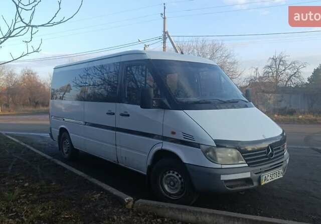Белый Мерседес Sprinter, объемом двигателя 2.2 л и пробегом 486 тыс. км за 5900 $, фото 2 на Automoto.ua