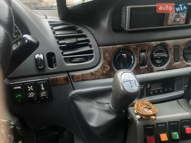 Белый Мерседес Sprinter, объемом двигателя 2.69 л и пробегом 549 тыс. км за 14500 $, фото 3 на Automoto.ua
