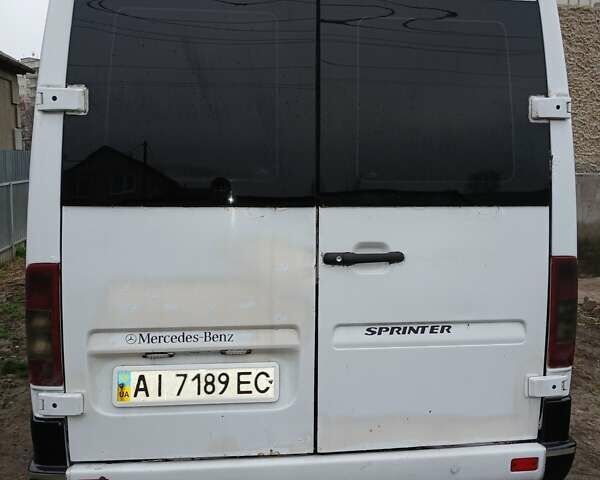 Белый Мерседес Sprinter, объемом двигателя 2.15 л и пробегом 477 тыс. км за 10000 $, фото 4 на Automoto.ua