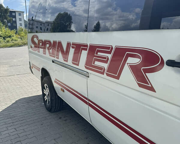 Белый Мерседес Sprinter, объемом двигателя 2.15 л и пробегом 850 тыс. км за 16100 $, фото 6 на Automoto.ua