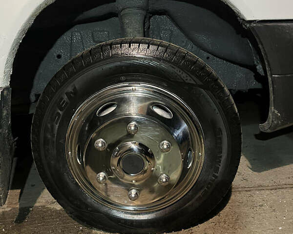 Белый Мерседес Sprinter, объемом двигателя 2.2 л и пробегом 500 тыс. км за 10000 $, фото 20 на Automoto.ua