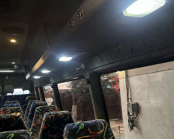 Белый Мерседес Sprinter, объемом двигателя 2.2 л и пробегом 500 тыс. км за 10000 $, фото 9 на Automoto.ua