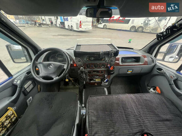 Белый Мерседес Sprinter, объемом двигателя 2.2 л и пробегом 500 тыс. км за 12000 $, фото 4 на Automoto.ua