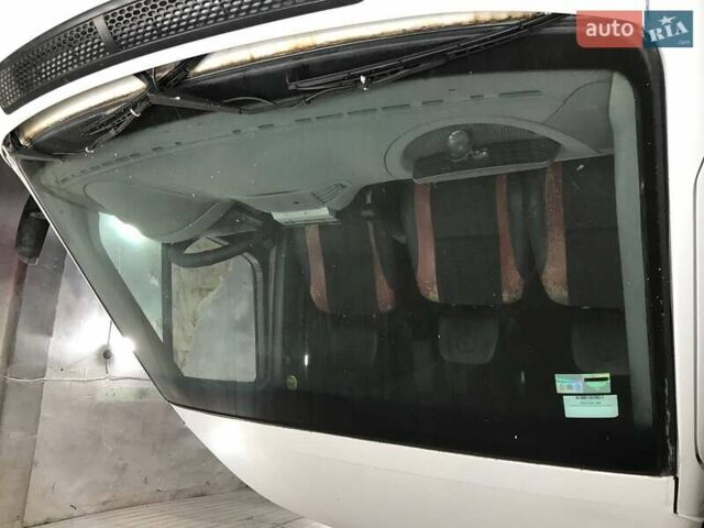 Белый Мерседес Sprinter, объемом двигателя 2.69 л и пробегом 560 тыс. км за 9500 $, фото 6 на Automoto.ua