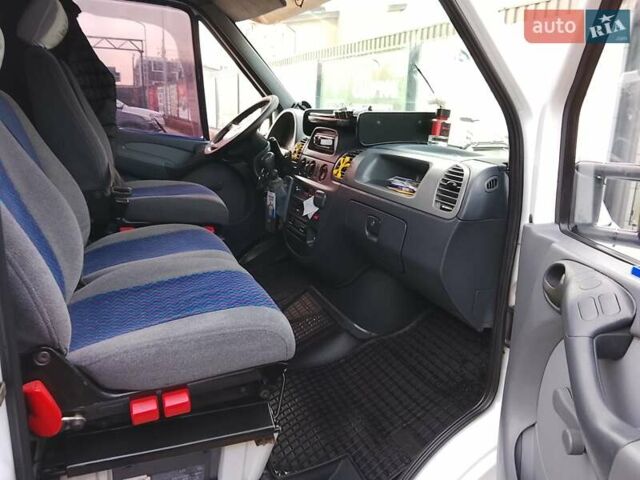 Білий Мерседес Sprinter, об'ємом двигуна 2.15 л та пробігом 500 тис. км за 18000 $, фото 19 на Automoto.ua