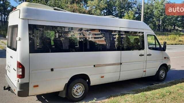 Белый Мерседес Sprinter, объемом двигателя 2.2 л и пробегом 805 тыс. км за 12000 $, фото 6 на Automoto.ua