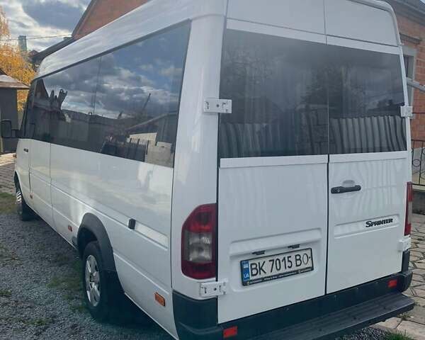 Мерседес Sprinter 2004 в Дубно на Automoto.ua Белый Мерседес Sprinter, объемом двигателя 2.2 л и пробегом 250 тыс. км за 13800 $, фото 8 на Automoto.ua