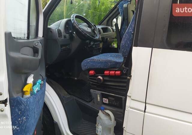 Білий Мерседес Sprinter, об'ємом двигуна 2.69 л та пробігом 100 тис. км за 21000 $, фото 5 на Automoto.ua