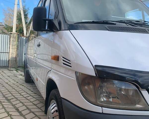 Мерседес Sprinter 2004 в Дубно на Automoto.ua Белый Мерседес Sprinter, объемом двигателя 2.2 л и пробегом 250 тыс. км за 13800 $, фото 10 на Automoto.ua