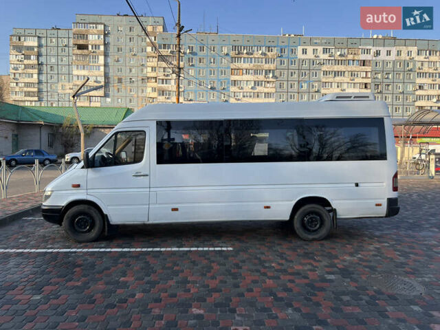 Белый Мерседес Sprinter, объемом двигателя 2.69 л и пробегом 356 тыс. км за 16500 $, фото 3 на Automoto.ua