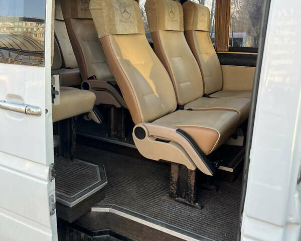 Белый Мерседес Sprinter, объемом двигателя 2.69 л и пробегом 356 тыс. км за 16500 $, фото 9 на Automoto.ua