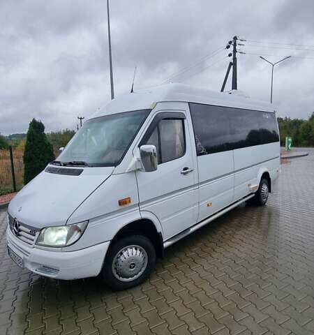 Белый Мерседес Sprinter, объемом двигателя 2.69 л и пробегом 784 тыс. км за 17000 $, фото 1 на Automoto.ua