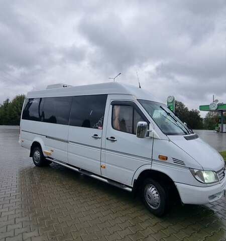 Белый Мерседес Sprinter, объемом двигателя 2.69 л и пробегом 784 тыс. км за 17000 $, фото 2 на Automoto.ua