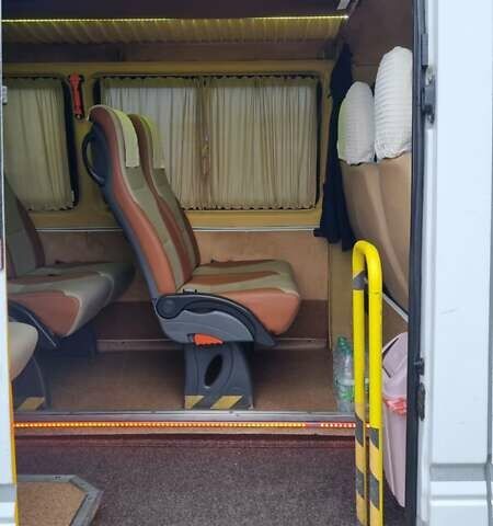 Белый Мерседес Sprinter, объемом двигателя 2.69 л и пробегом 784 тыс. км за 17000 $, фото 13 на Automoto.ua