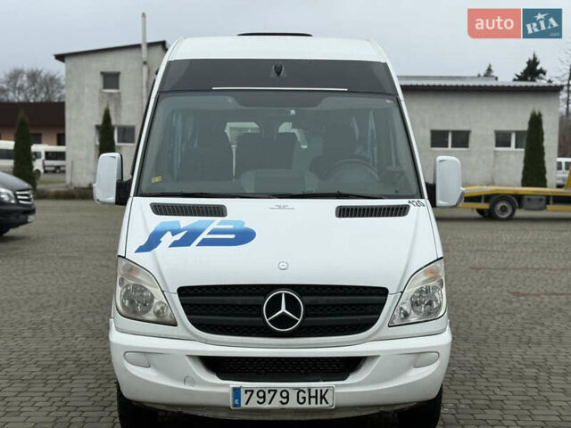 Белый Мерседес Sprinter, объемом двигателя 2.14 л и пробегом 352 тыс. км за 29000 $, фото 2 на Automoto.ua
