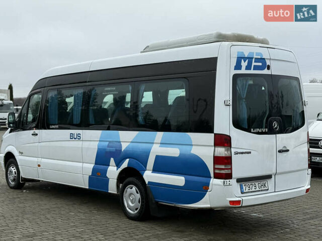 Белый Мерседес Sprinter, объемом двигателя 2.14 л и пробегом 352 тыс. км за 29000 $, фото 5 на Automoto.ua