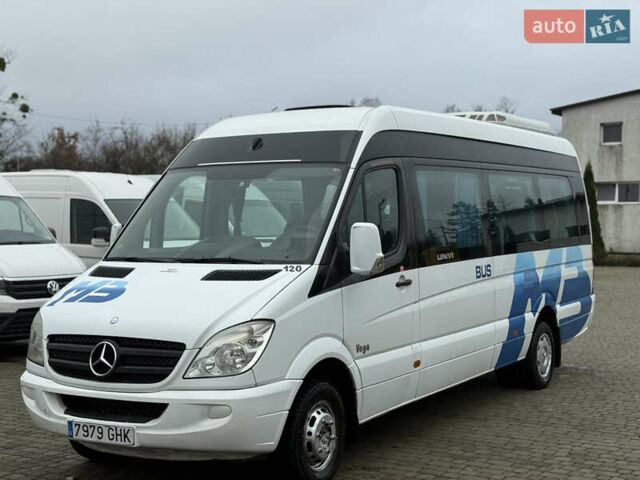 Белый Мерседес Sprinter, объемом двигателя 2.14 л и пробегом 352 тыс. км за 29000 $, фото 1 на Automoto.ua
