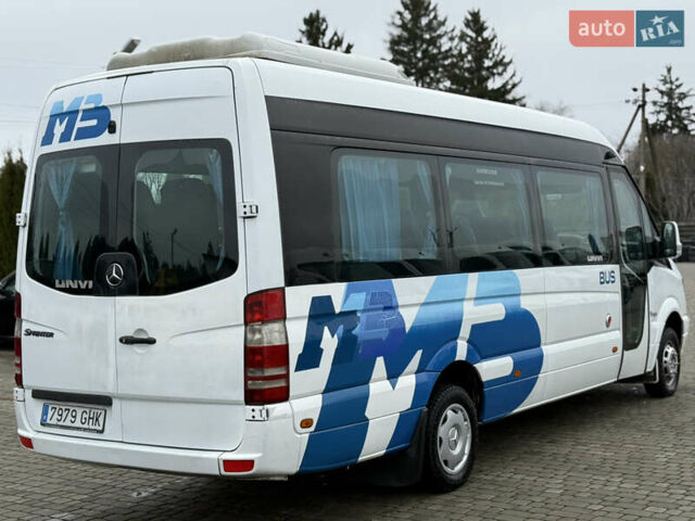 Белый Мерседес Sprinter, объемом двигателя 2.14 л и пробегом 352 тыс. км за 29000 $, фото 4 на Automoto.ua