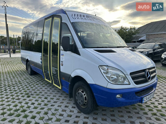 Белый Мерседес Sprinter, объемом двигателя 2.14 л и пробегом 324 тыс. км за 34000 $, фото 3 на Automoto.ua